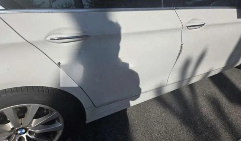 
								BMW 528i xDrive full									