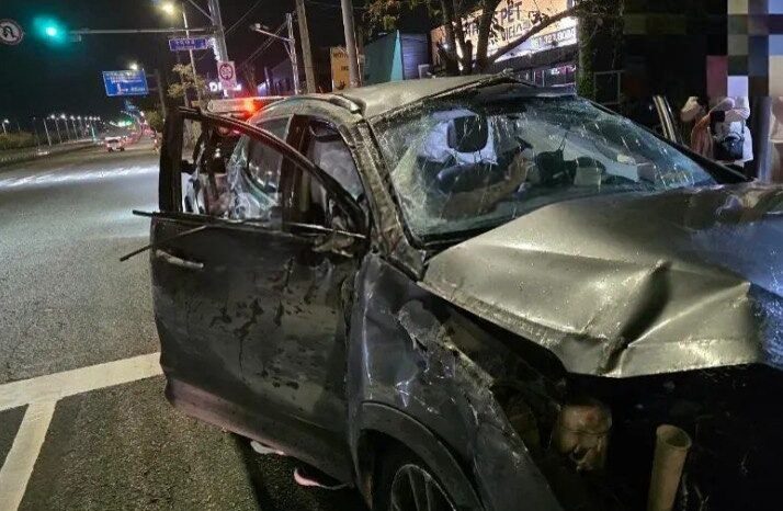 
								HYUNDAI SANTA FE full									