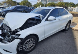 
										MERCEDES BENZ C200 AMG Line full									