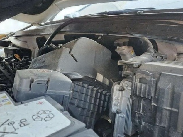 
								HYUNDAI SANTA FE full									