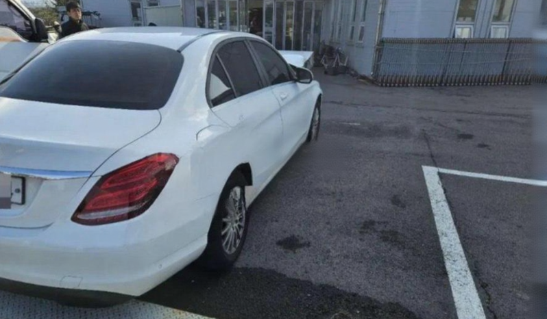 
								MERCEDES BENZ C200 AMG Line full									
