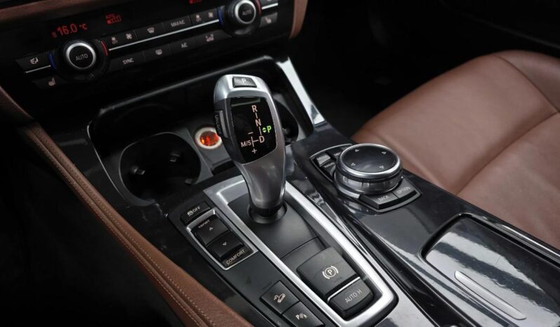 
								BMW 520d Xdrive full									