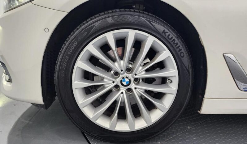 
								BMW 520d Xdrive full									