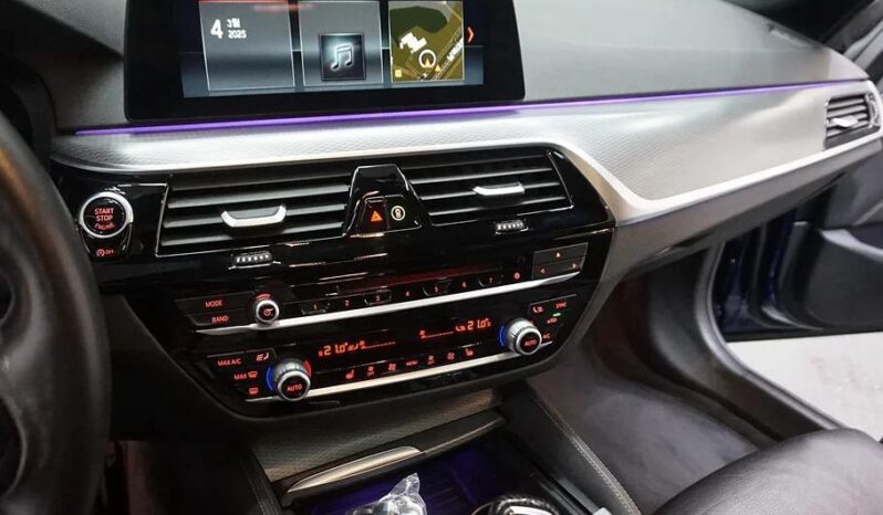 
								BMW 520d Xdrive full									