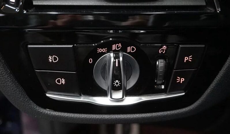 
								BMW 520d Xdrive full									