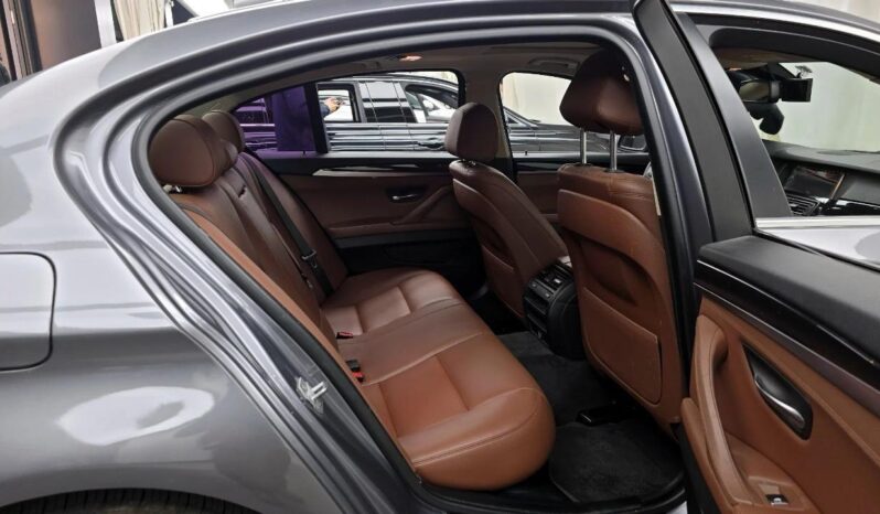 
								BMW 520d Xdrive full									