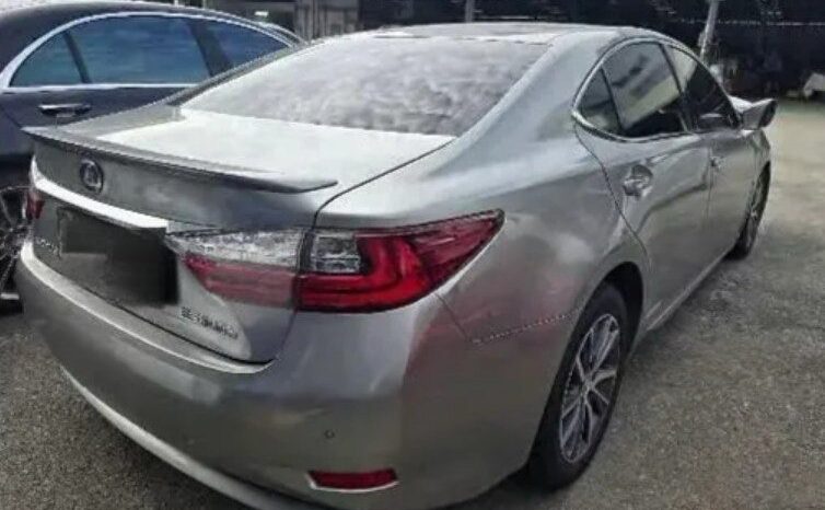 
								LEXUS ES300h full									