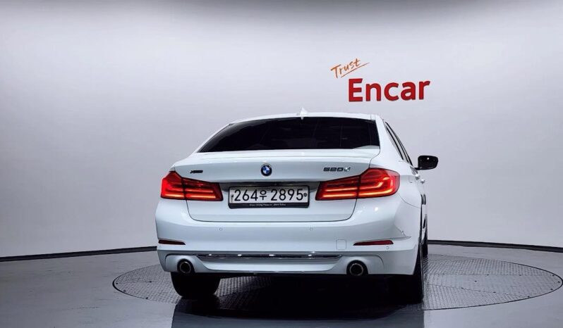 
								BMW 520d Xdrive full									