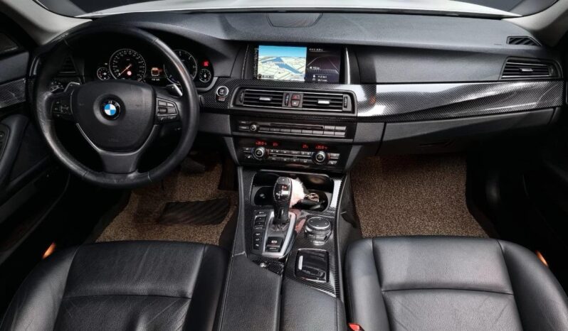 
								BMW 530 Xdrive full									