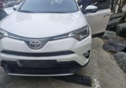 
										TOYOTA RAV 4 full									