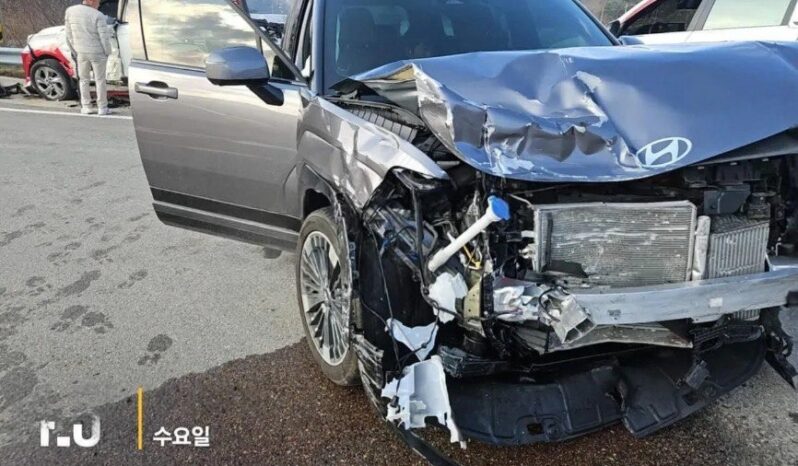 
								HYUNDAI SANTA FE full									