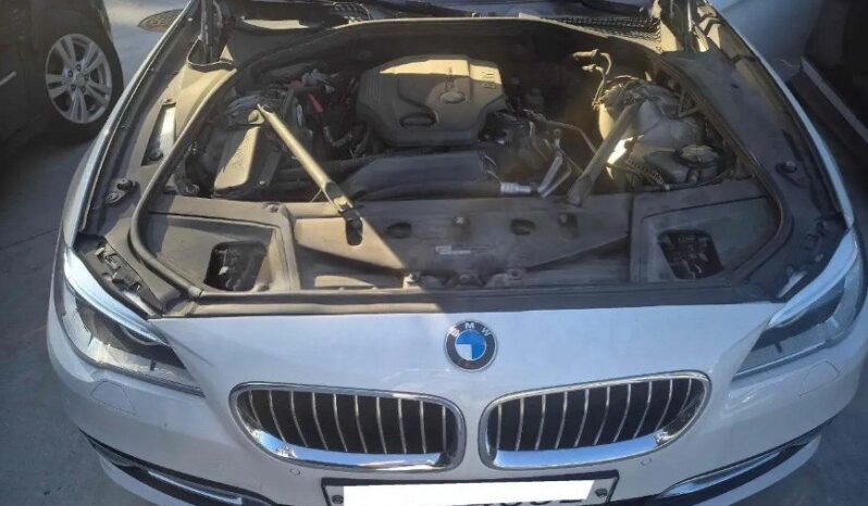 
								BMW 520d Xdrive full									