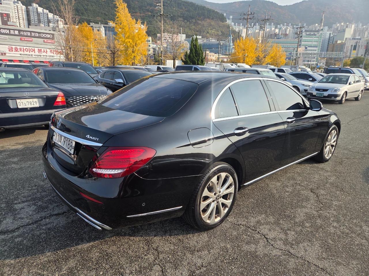 MERCEDES BENZ E220d 4Matic