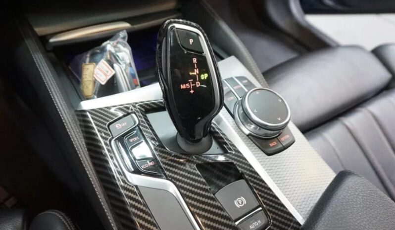 
								BMW 520d Xdrive full									