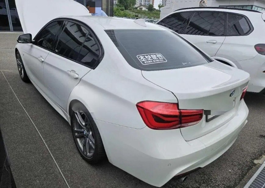 BMW 320i