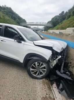 
										HYUNDAI SANTA FE full									