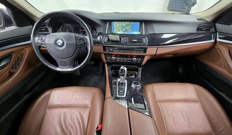
								BMW 520d Xdrive full									