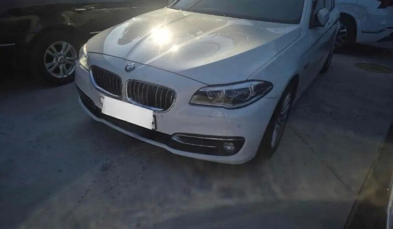 
								BMW 520d Xdrive full									