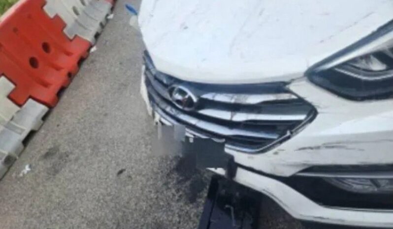 
								HYUNDAI SANTA FE full									