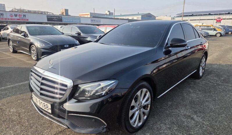 
								MERCEDES BENZ E220d 4Matic full									