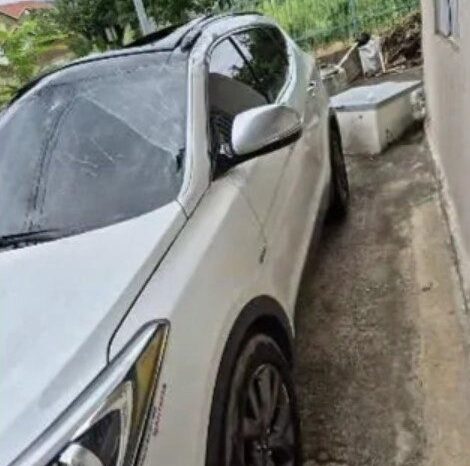 
								HYUNDAI SANTA FE full									