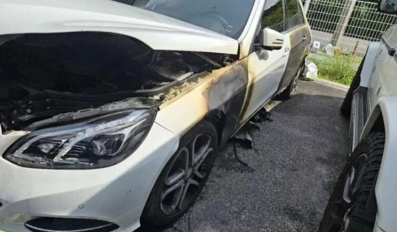 
								MERCEDES BENZ E250 CDI BlUETEC 4MATIC full									