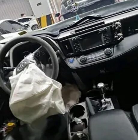 
								TOYOTA RAV 4 HV full									