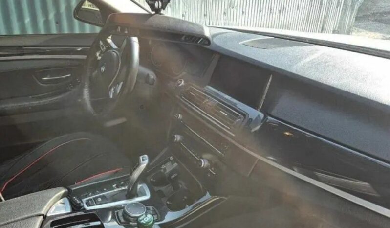 
								BMW 520d Xdrive full									