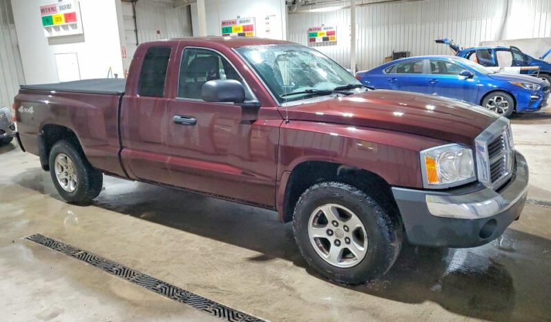 
								2005 Dodge Dakota full									