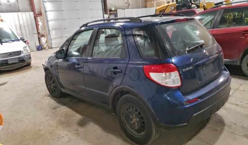 
								2010 Suzuki Sx4 full									