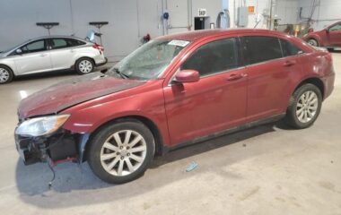 2013 Chrysler 200 tourin