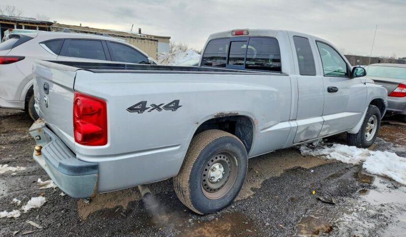 
								2005 Dodge Dakota full									