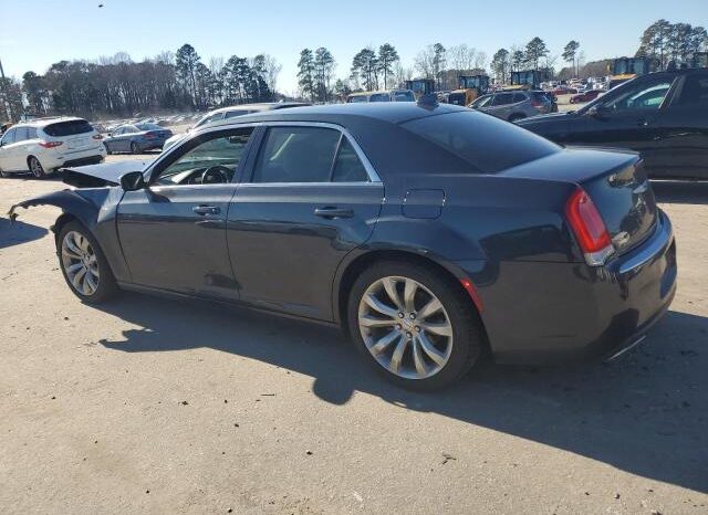 
								2019 Chrysler 300 full									