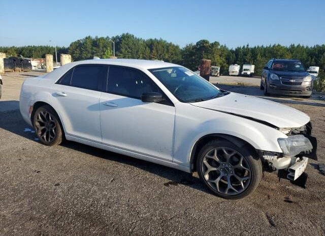 
								2018 Chrysler 300 full									