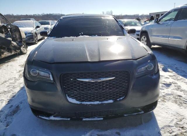 
								2019 Chrysler 300 full									