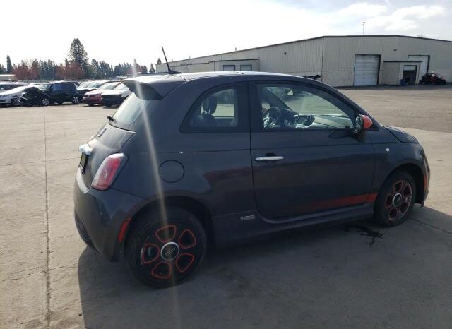 
								2016 Fiat 500 full									