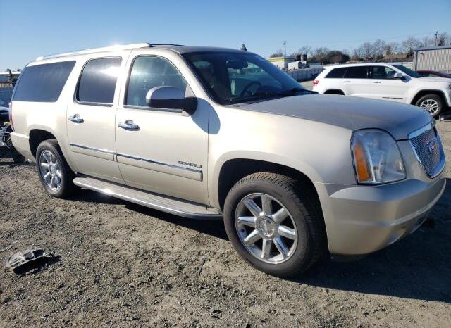 
								2013 Gmc Yukon full									