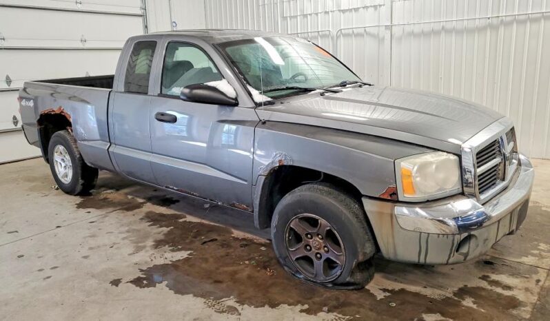 
								2005 Dodge Dakota full									