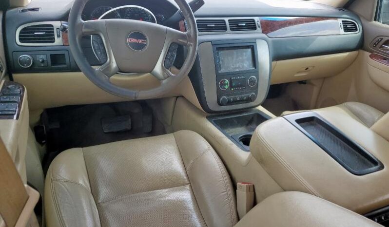
								2013 Gmc Yukon full									
