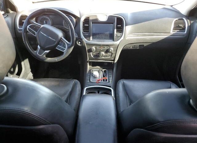 
								2018 Chrysler 300 full									
