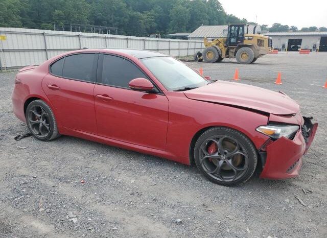 
								2017 Alfa romeo Giulia full									