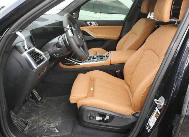 
								2025 BMW X7 full									