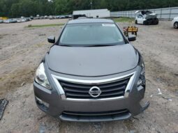 
										2015 Nissan Altima 2.5 full									