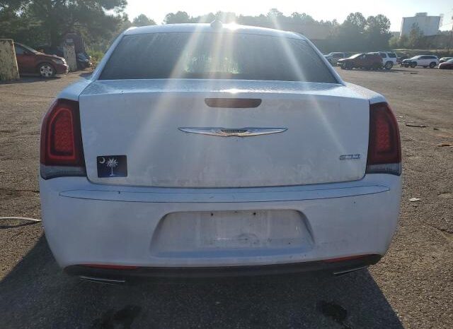 
								2018 Chrysler 300 full									