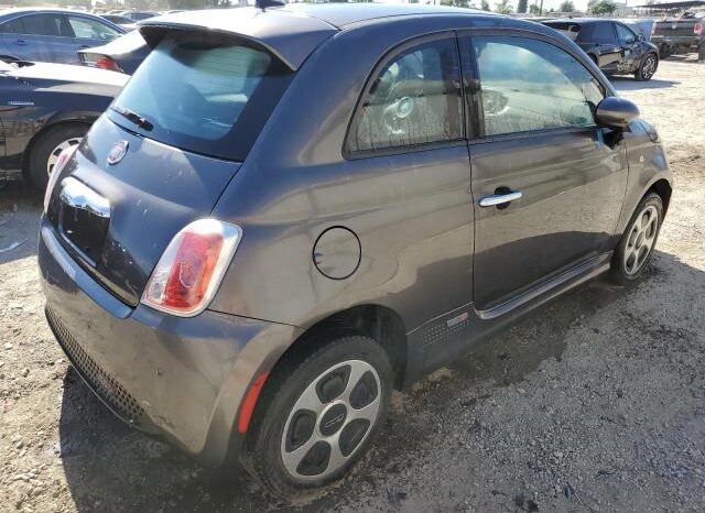 
								2016 Fiat 500 full									