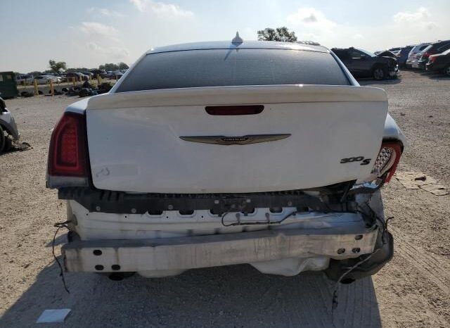 
								2017 Chrysler 300 full									