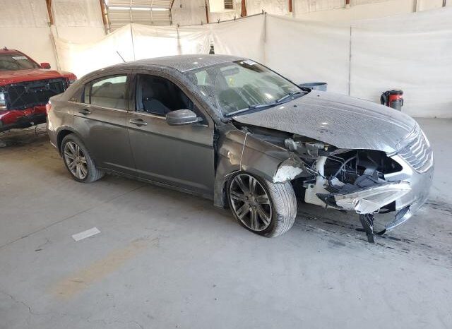 
								2013 Chrysler 200 lx full									