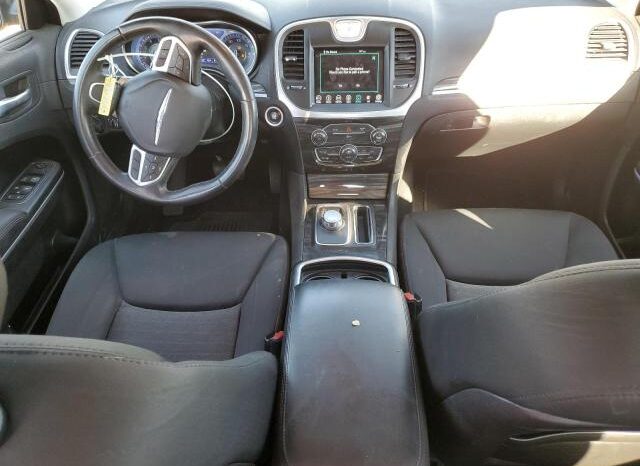 
								2019 Chrysler 300 tourin full									