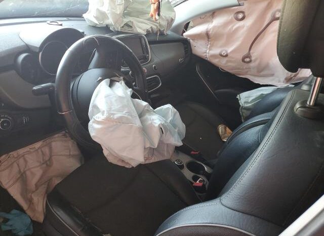 
								2016 Fiat 500 full									