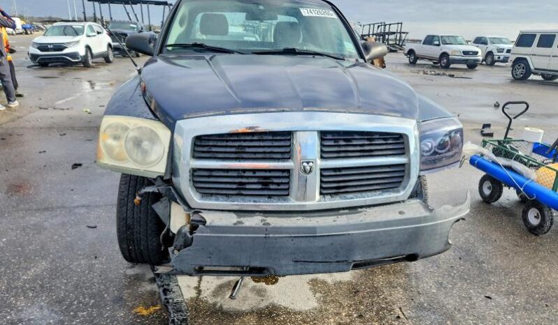 
								2006 Dodge Dakota full									